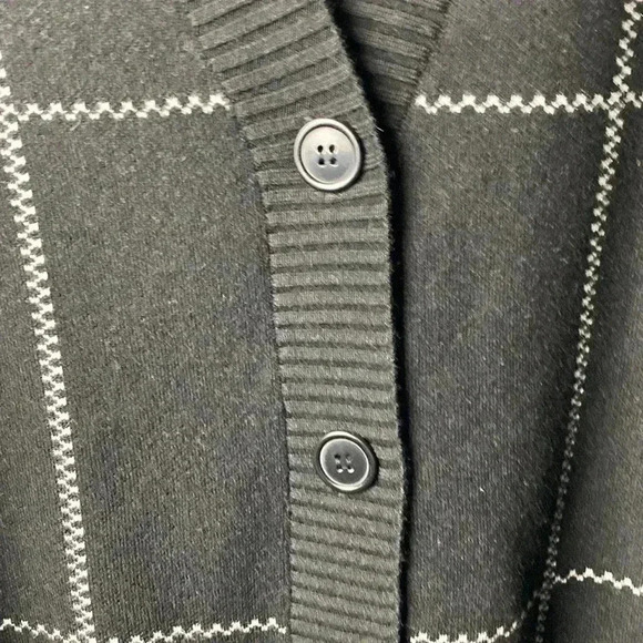 WEEKEND BY SUZANNE BETRO SIZE 1X/2X BLACK WHITE LONG BUTTON FRONT CARDIGAN - Picture 2 of 16